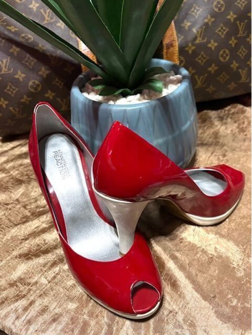 Kenneth Cole Patent Leather Open Toe (Candy Apple Red) W-8